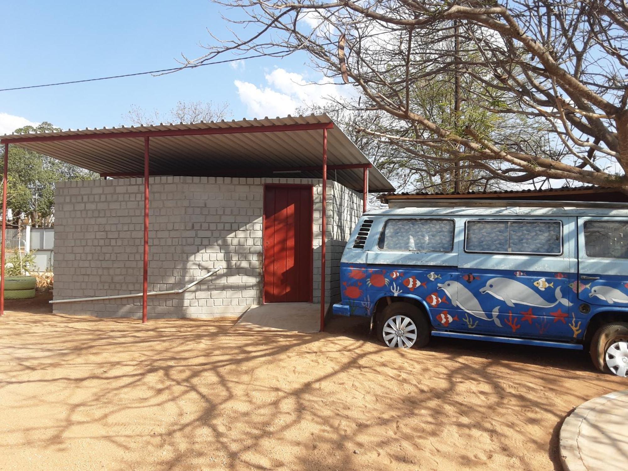 Kai-Oms Backpackers Lodge Outjo Exterior foto